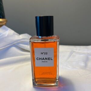 Chanel N°22 Perfume